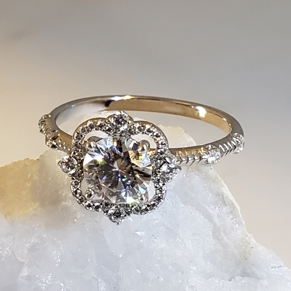 Azen Group Jewelry - Sz 7&8, 1 Ct Moissanite Ring, Hallo, Plated 925 Sterling Silver with Certificate